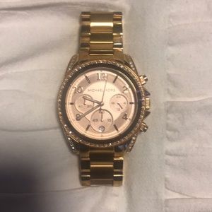 Small rose gold Michael kors watch